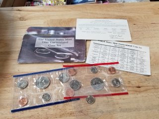 New 1996 US Mint Uncirculated Coin Set, W Dime included