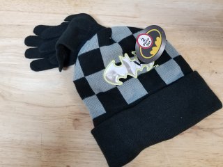 New Batman Beanie and Gloves Set