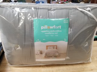 New Pillowfort Comforter Set