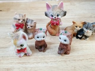 Vintage Cat Figurines Set