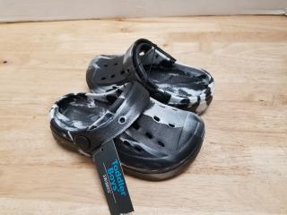 New toddler boy shoes size m 7/8