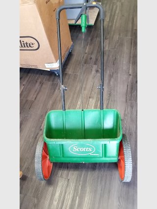 New Scotts Lawn Spreader