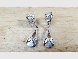 Vintage Trifari Teardrop Earrings, 1.5 in