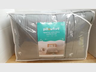 New Pillowfort Egyptian Comforter Set, twin