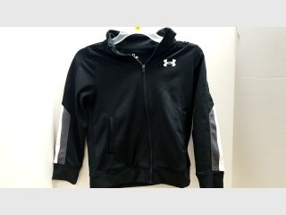 Youth small under Armour top