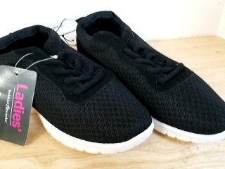 New Ladies Black Sneakers size 6