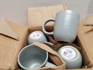 New 4 piece stoneware mug set, each holds 14.5 oz