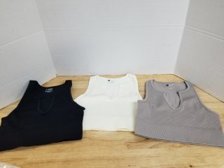 New 3 pack ladies yoga crop tops size small 