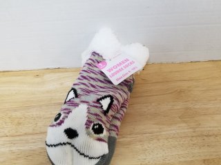 Pair of new womens lounge socks size 4-10.5