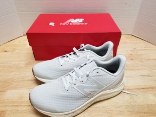 New Balance womens size 11 running shoes