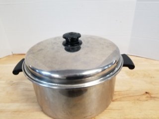 Duncan hines pot with saladmaster lid, approx 12 by 5 inch 