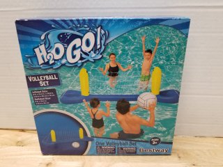 New pool volleyball set approx 8 ft by 23 by 30 inch 