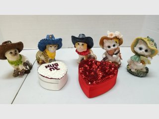 Cowboy Cat Figurines w/ Hug Me Hearts