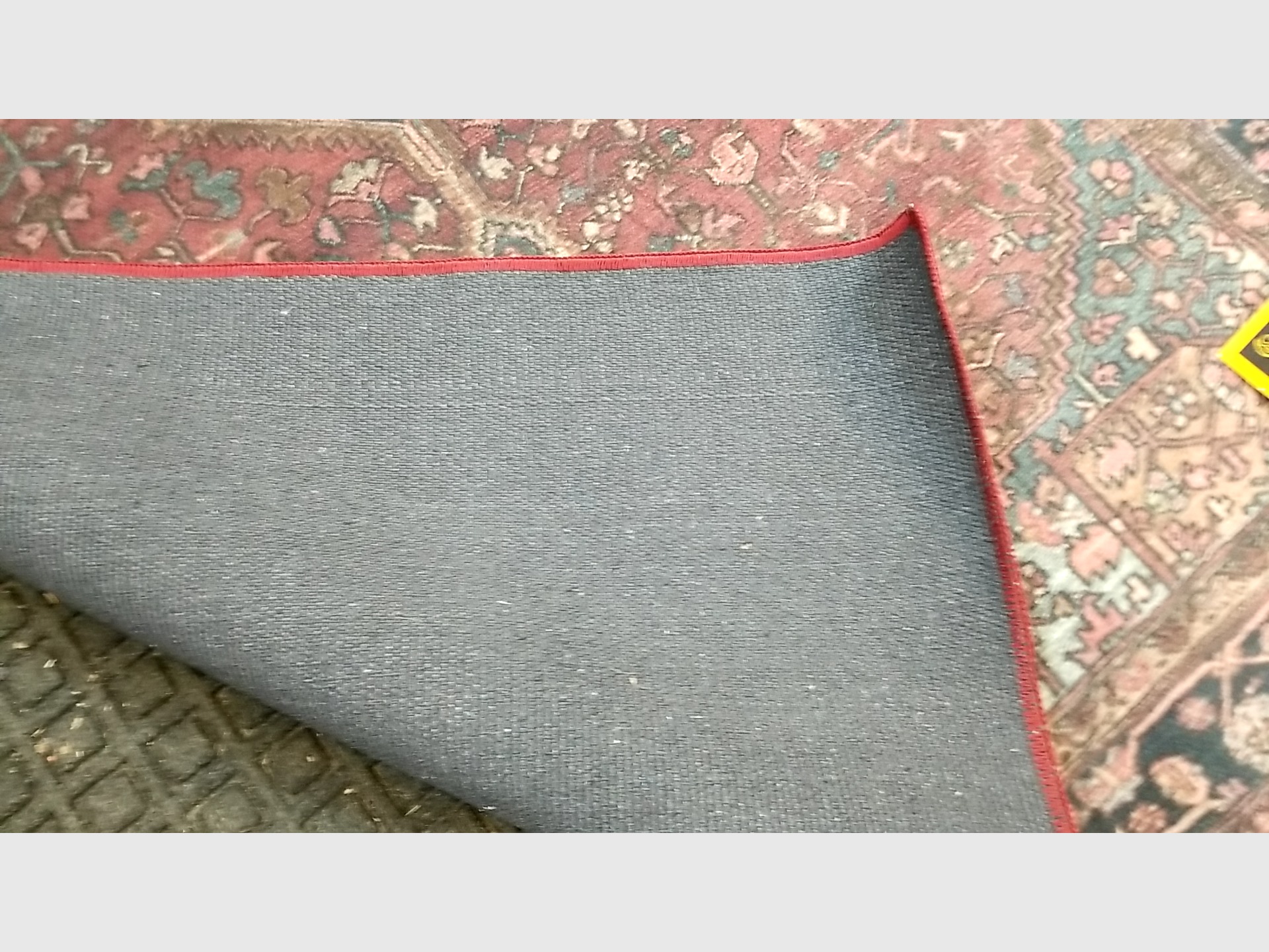 #85 - New 4x6 ft Egyptian rug | BidItBob