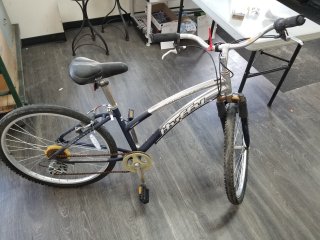Huffy adult bike, tires need air 