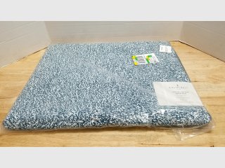 New bathroom rug 34 by 21 inch