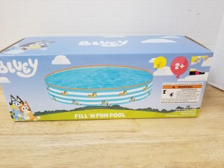 New kids pool, 60 by 60 by 10 inch