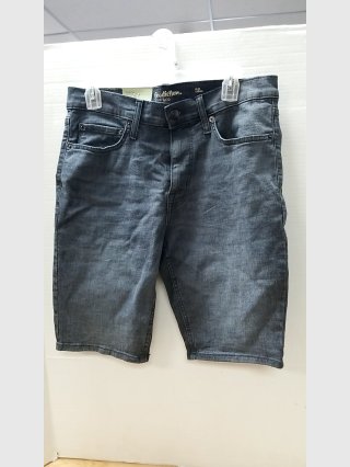 New Men's Denim Shorts size 32