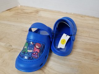 New kids shoes size L 9/10