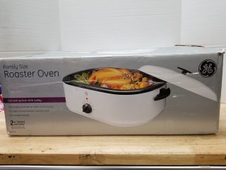 Family size roaster oven, never been used 