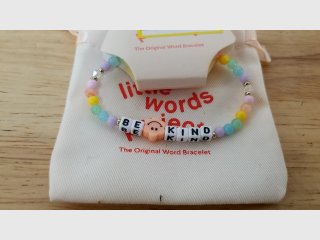 New \"Be Kind\" Little Words Beaded Bracelet