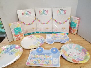 New easter plates, napkins, garland