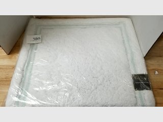 White Bath Mat with Green Border, 24x40 inch