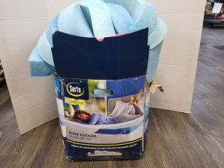 New Serta 3 inch mattress topper/cover, KING size 
