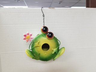 New metal frog themed birdhouse, 8 by 8 inch 