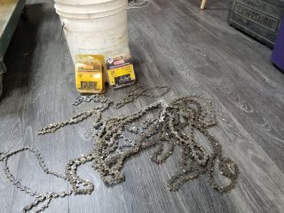 Chainsaw chains