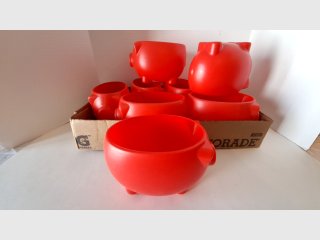 Gatorade Red Piggy Bank Mugs Set