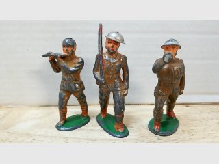 Vintage WWI metal toy soldiers (3), 3 in