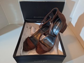Ladies size 9 shoes