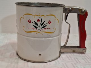 Antique Hand-i-Siff 5.5 inch