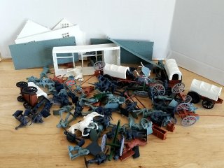 Civil War Toy Soldiers & Wagons