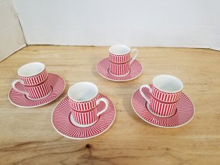 Cups and saucers, cups each approx 3 inch