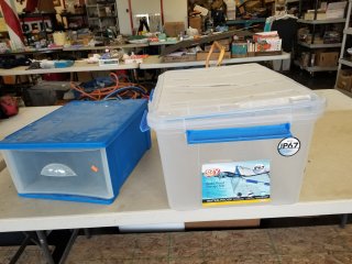 PLASTIC storage, lid on tote is cracked 