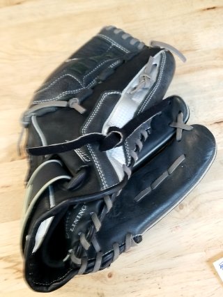 Mizuno 13 in softball glove, good cond