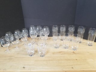 DRINKING glasses 