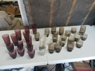 DRINKING glasses 