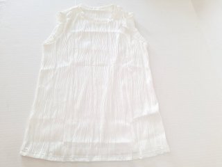 Item #909 — Ladies size small clothing photo 1 of 2