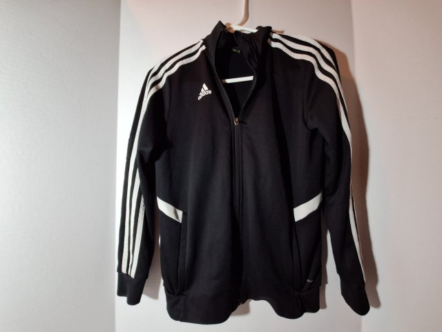 Item #511 — Adidas ladies clothing, size medium photo 1 of 4