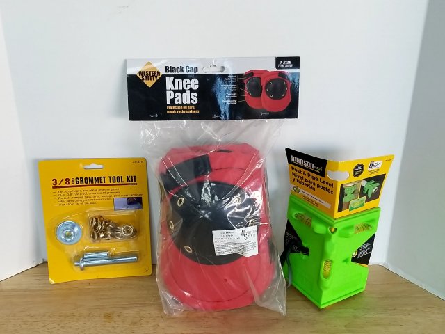 Item #309 — Knee Pads & Level Tool Set photo 1 of 5