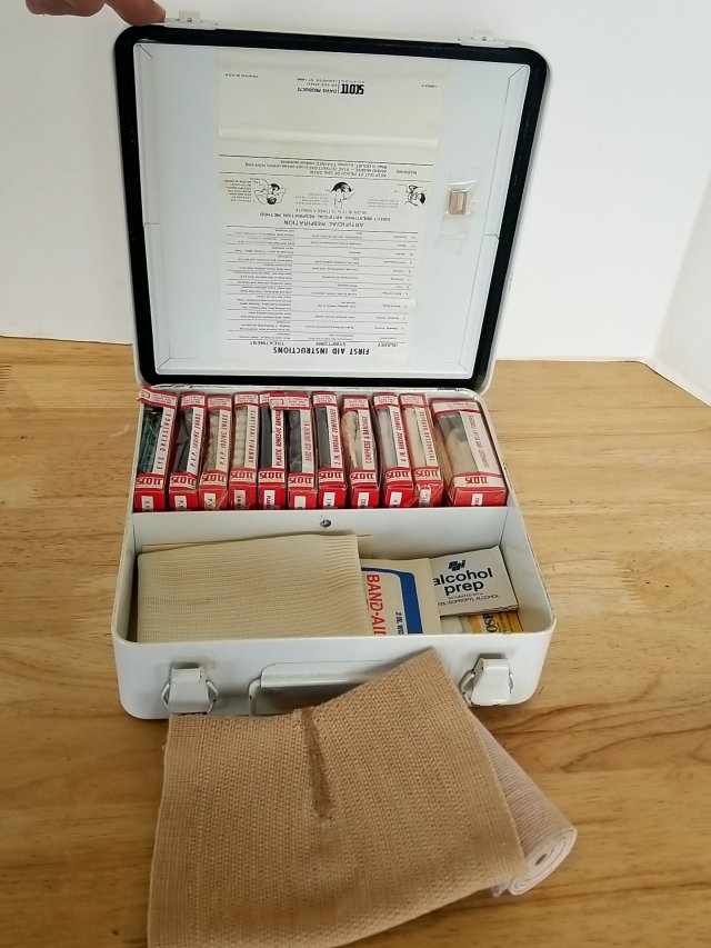 Item #254 — Vintage First Aid Kit photo 1 of 4