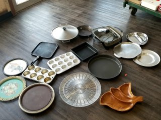 Item #255 — KITCHEN items