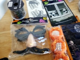 Item #301 — Halloween Party Supplies Lot photo 2 of 5