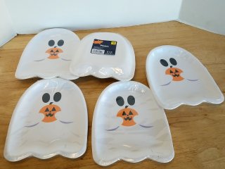Item #273 — Halloween Ghost Plates photo 1 of 3