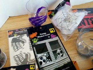 Item #301 — Halloween Party Supplies Lot photo 3 of 5