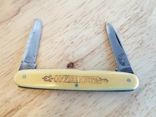 KNIVES