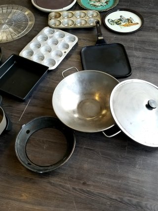 Item #255 — KITCHEN items photo 3 of 4